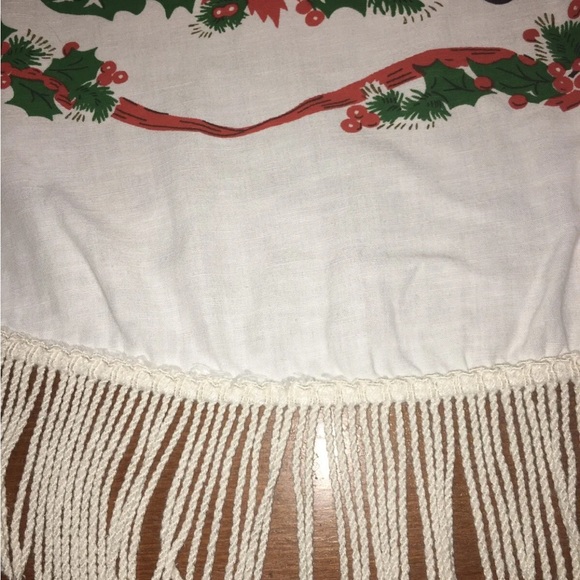 Vintage Christmas Tablecloth Cotton Fringed 55” Round Poinsettias Candelabras - Picture 5 of 8